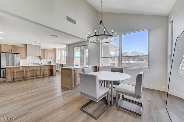 Chandelier, Dining room, Interior, Kitchen, Pendant Lights, Recessed Lighting, Wood Texture Flooring