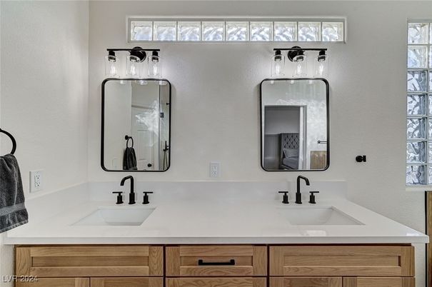 Bathroom, Dual Sink Vanities, Interior
