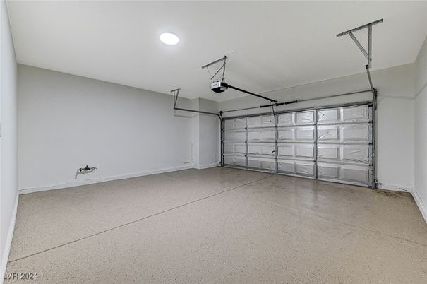 Garage, Interior