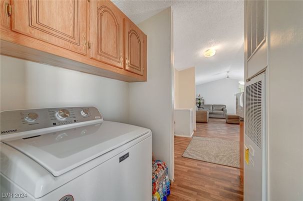 Interior, Utility Closets, Washer, Wood Texture Flooring