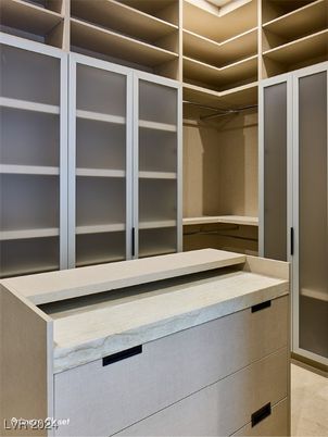 Interior, Walk-in Closets