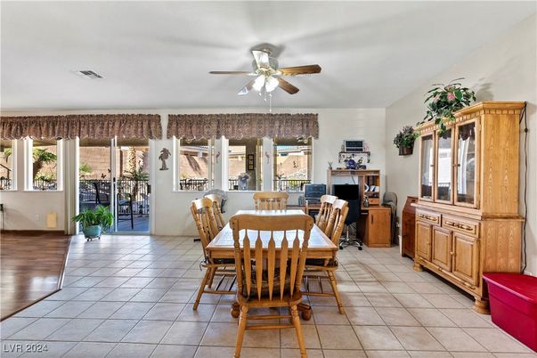 Dining room, Interior