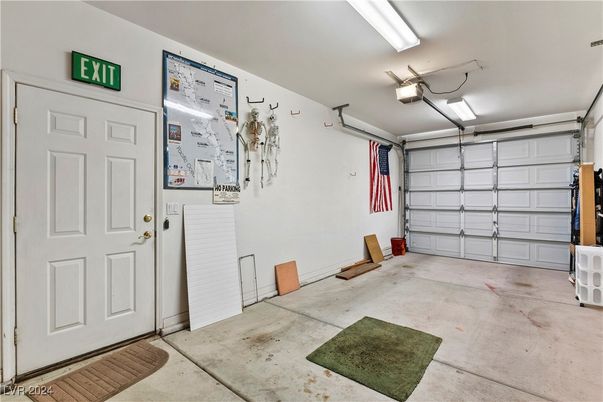 Garage, Interior