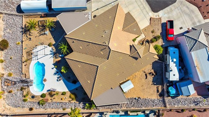 Exterior, Drone