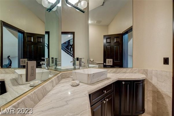 Bathroom, Dual Sink Vanities, Free Standing Baths, Interior, Recessed Lighting