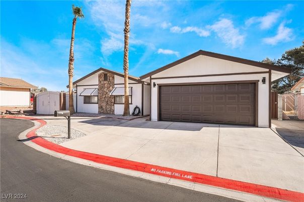 Attached, Detached Garage, Exterior, Facade, Ranch