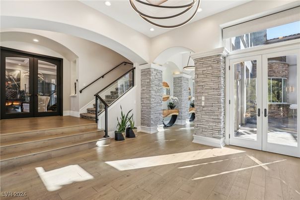 Interior, Pendant Lights, Recessed Lighting, Wood Texture Flooring