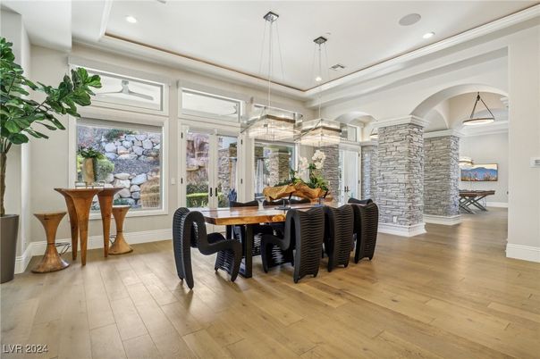 Dining room, Interior, Pendant Lights, Recessed Lighting, Stone Walls, Wood Texture Flooring