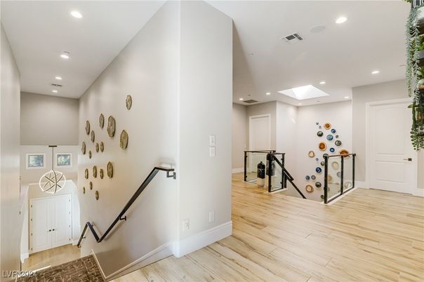 Interior, Recessed Lighting, Wood Texture Flooring