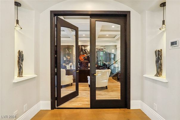 Interior, Pendant Lights, Recessed Lighting, Wood Texture Flooring