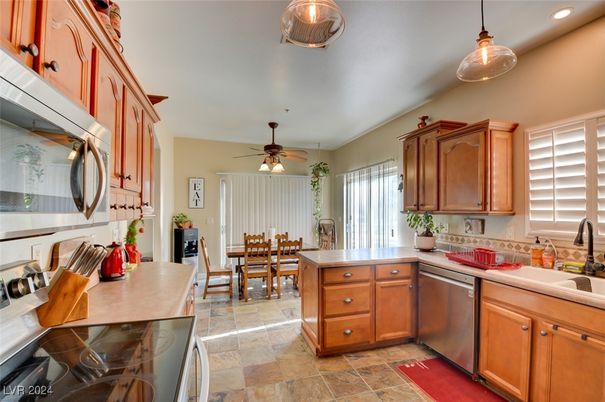 Dining room, Interior, Kitchen, Pendant Lights, Recessed Lighting