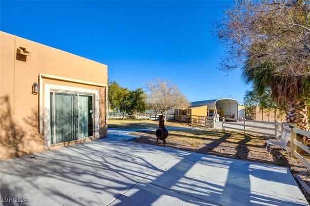 Backyard, Exterior