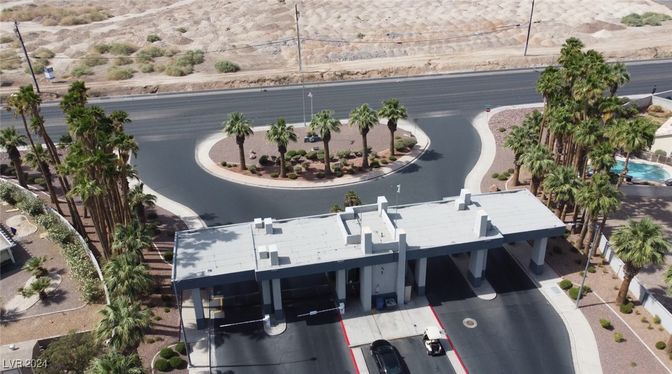 Exterior, Drone