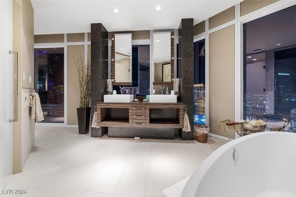 Bathroom, Free Standing Baths, Interior, Recessed Lighting