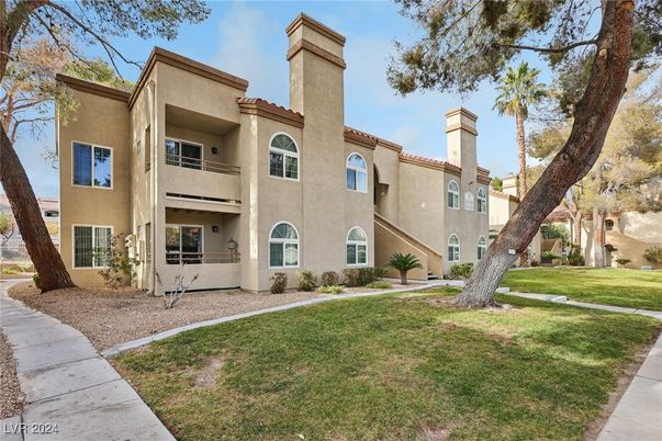 Backyard, Exterior, Facade, Mediterranean
