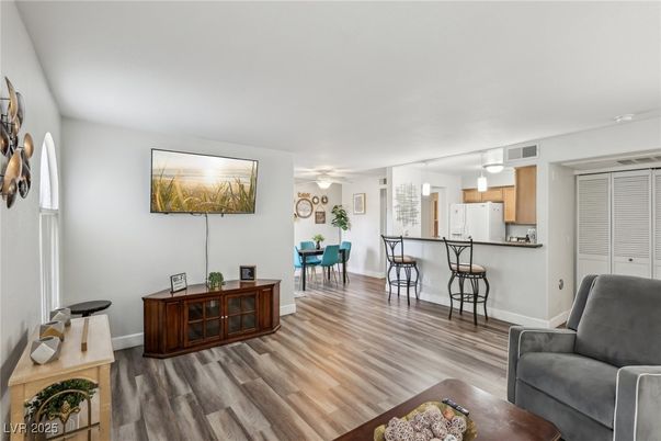 Dining room, Interior, Kitchen, Pendant Lights, Wood Texture Flooring