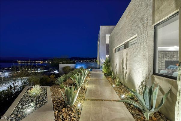 Exterior, Water