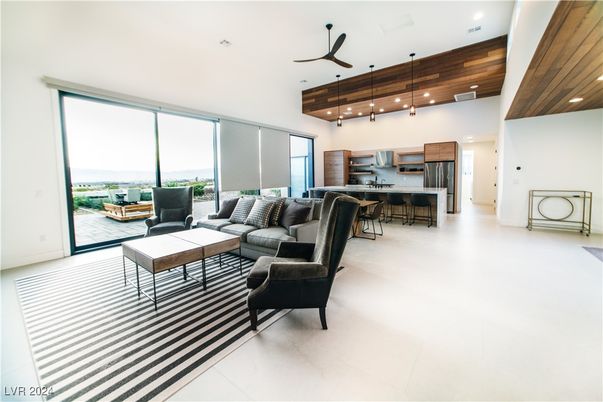 Interior, Kitchen, Living room, Pendant Lights, Recessed Lighting, Stainless Steel Appliances, Wooden Ceilings