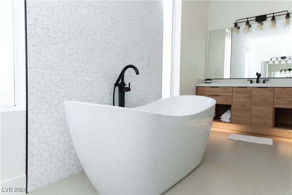 Bathroom, Dual Sink Vanities, Free Standing Baths, Interior