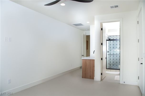 Bathroom, Empty room, Interior, Recessed Lighting