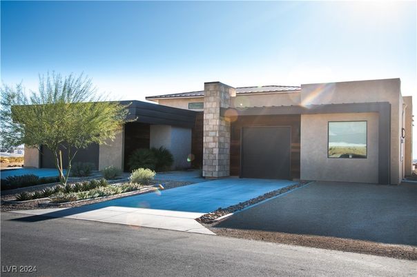 Attached, Exterior, Facade, Modern