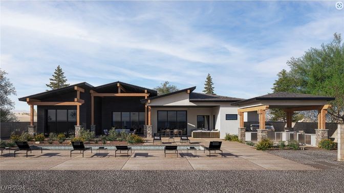 Exterior, Facade, Modern