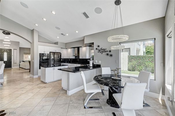Chandelier, Dining room, Interior, Kitchen, Pendant Lights, Recessed Lighting, Stainless Steel Appliances
