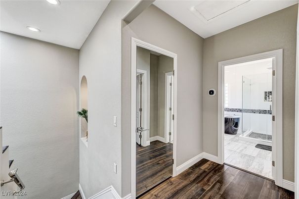 Bathroom, Interior, Recessed Lighting, Wood Texture Flooring