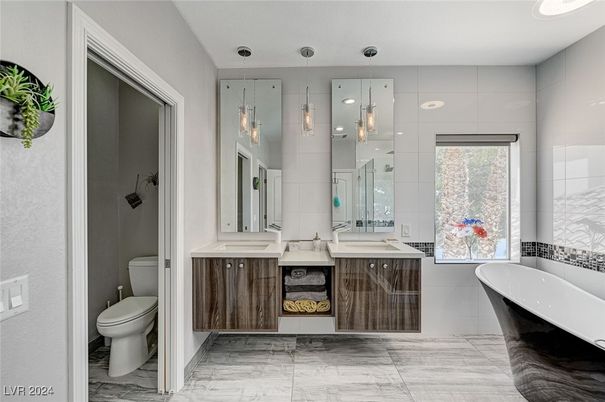 Bathroom, Dual Sink Vanities, Free Standing Baths, Interior, Marble, Pendant Lights