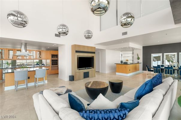 Dining room, Interior, Kitchen, Living room, Pendant Lights, Recessed Lighting, Stainless Steel Appliances