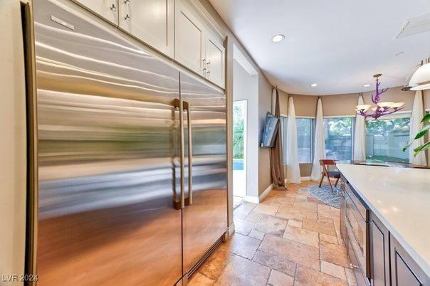 Chandelier, Dining room, Interior, Kitchen, Recessed Lighting, Stainless Steel Appliances