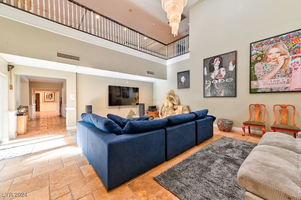 Chandelier, Interior, Living room