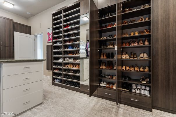 Interior, Walk-in Closets