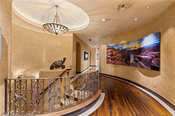 Interior, Pendant Lights, Recessed Lighting, Wood Texture Flooring