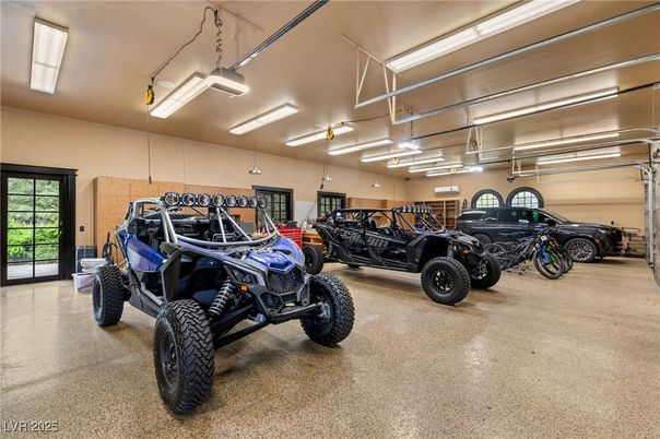 Garage, Interior