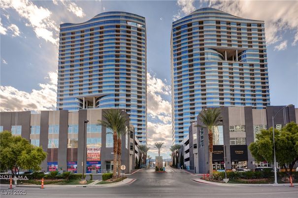 Exterior, Facade, Highrise