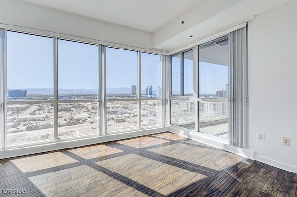 Empty room, Interior, Sun Room, Wood Texture Flooring