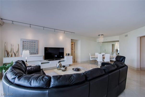 Chandelier, Dining room, Interior, Living room