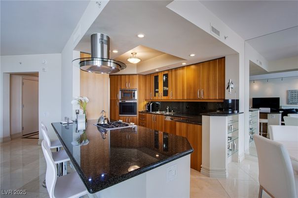 Dining room, Interior, Kitchen, Recessed Lighting, Stainless Steel Appliances