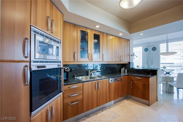 Dining room, Interior, Kitchen, Recessed Lighting
