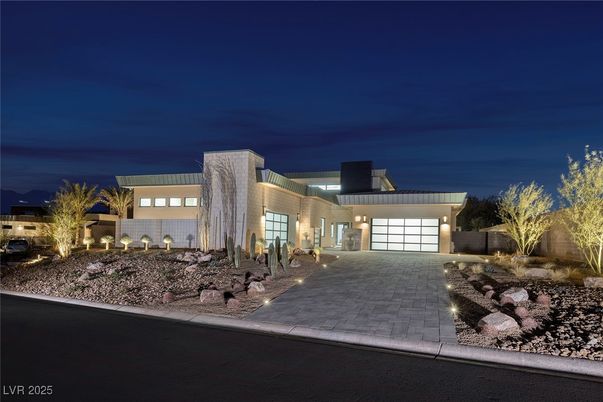 Attached, Exterior, Facade, Modern