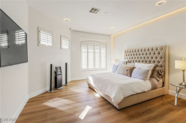 Bedroom, Interior, Recessed Lighting, Wood Texture Flooring