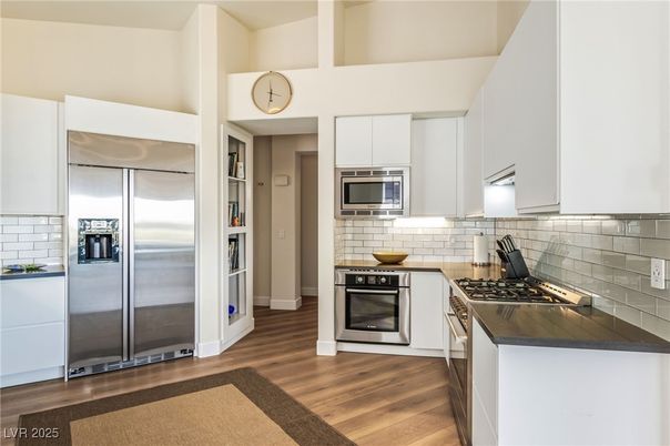 Interior, Kitchen, Stainless Steel Appliances, Wood Texture Flooring