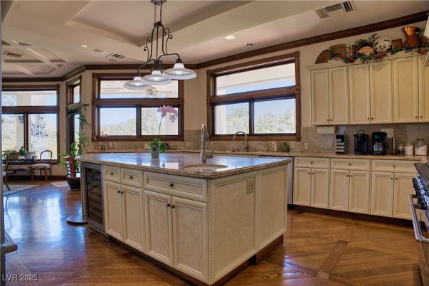 Dining room, Interior, Kitchen, Pendant Lights, Recessed Lighting, Wood Texture Flooring