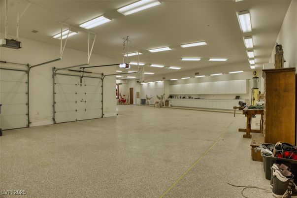 Garage, Interior