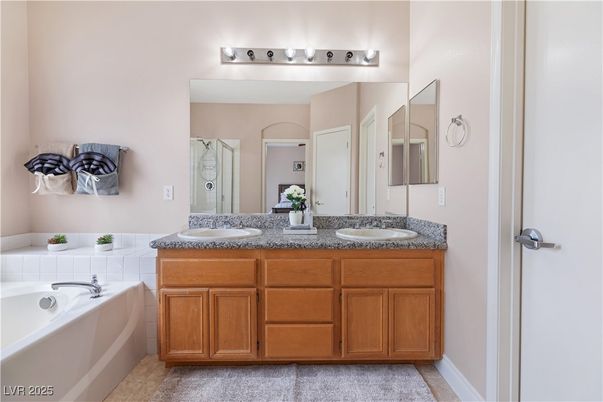 Bathroom, Dual Sink Vanities, Interior