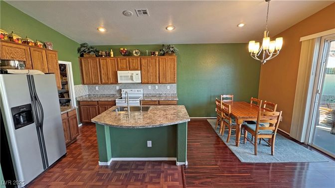 Dining room, Interior, Kitchen, Pendant Lights, Recessed Lighting, Wood Texture Flooring