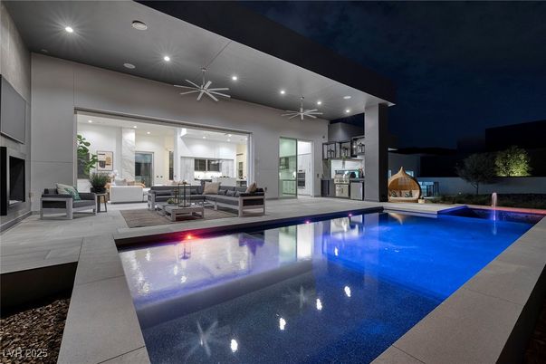 Exterior, Pool, Recessed Lighting