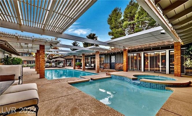 Exterior, Pool