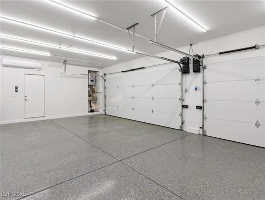 Garage, Interior